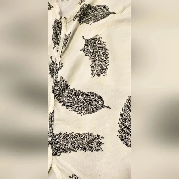 H&M, Size 6, Feather Print Sleeveless Top - Picture 10 of 11